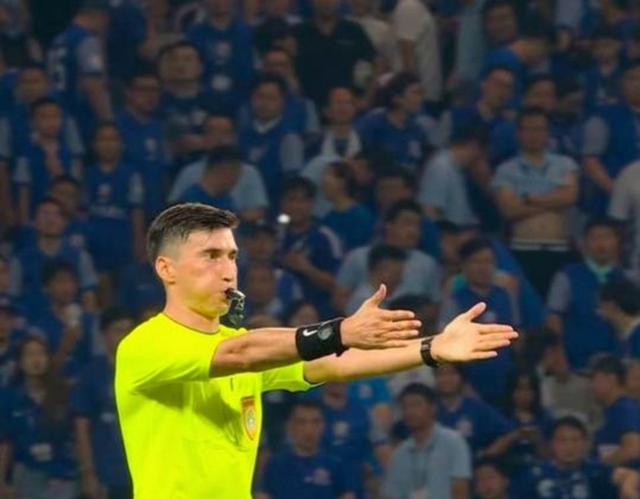 联赛新政策发布,球员裁判备战应对 联赛新政策发布,球员裁判备战应对