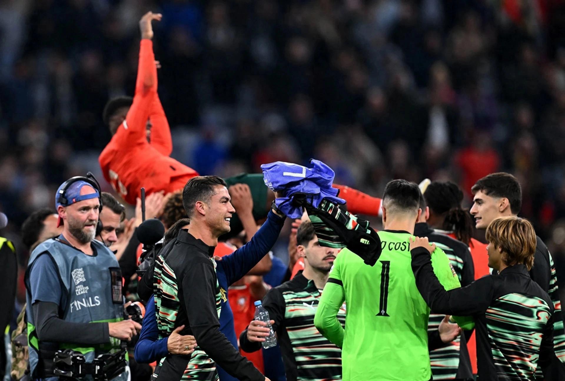 关于欧洲杯预选赛强强对决燃情上演!的信息 关于欧洲杯预选赛强强对决燃情上演!的信息