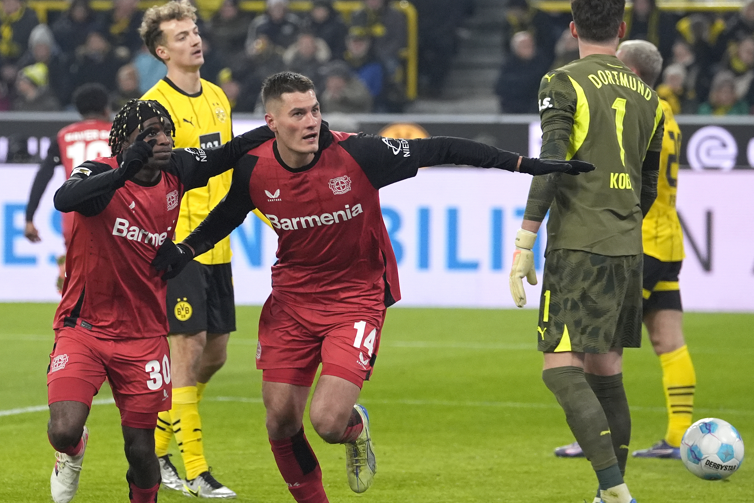 勒沃库森队员在场上展现出强悍实力获胜的简单介绍 勒沃库森队员在场上展现出强悍实力获胜的简单介绍