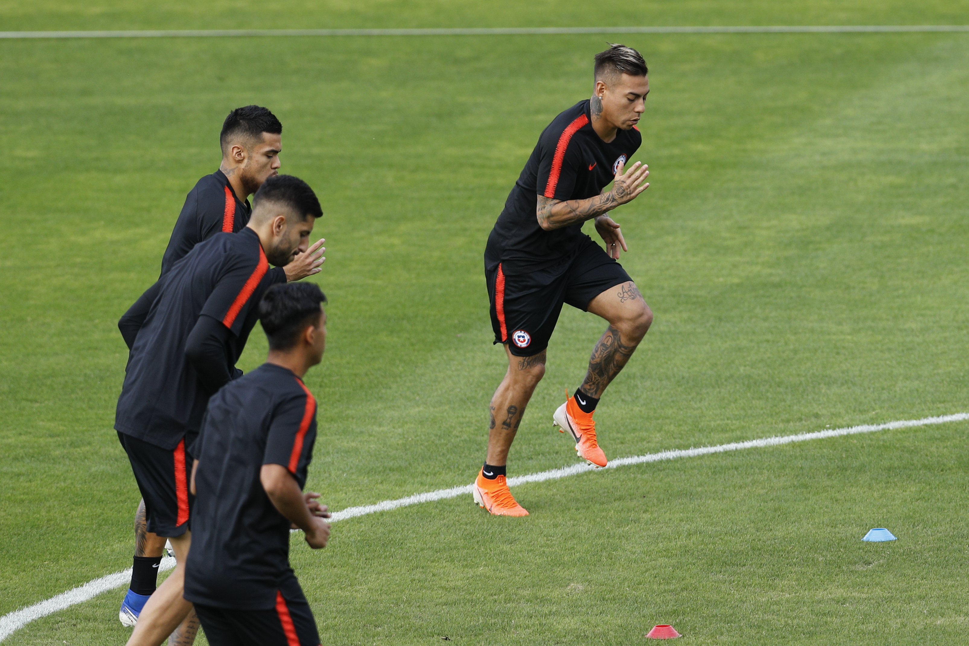 智利队在亚洲足球联赛中表现亮眼 智利队在亚洲足球联赛中表现亮眼