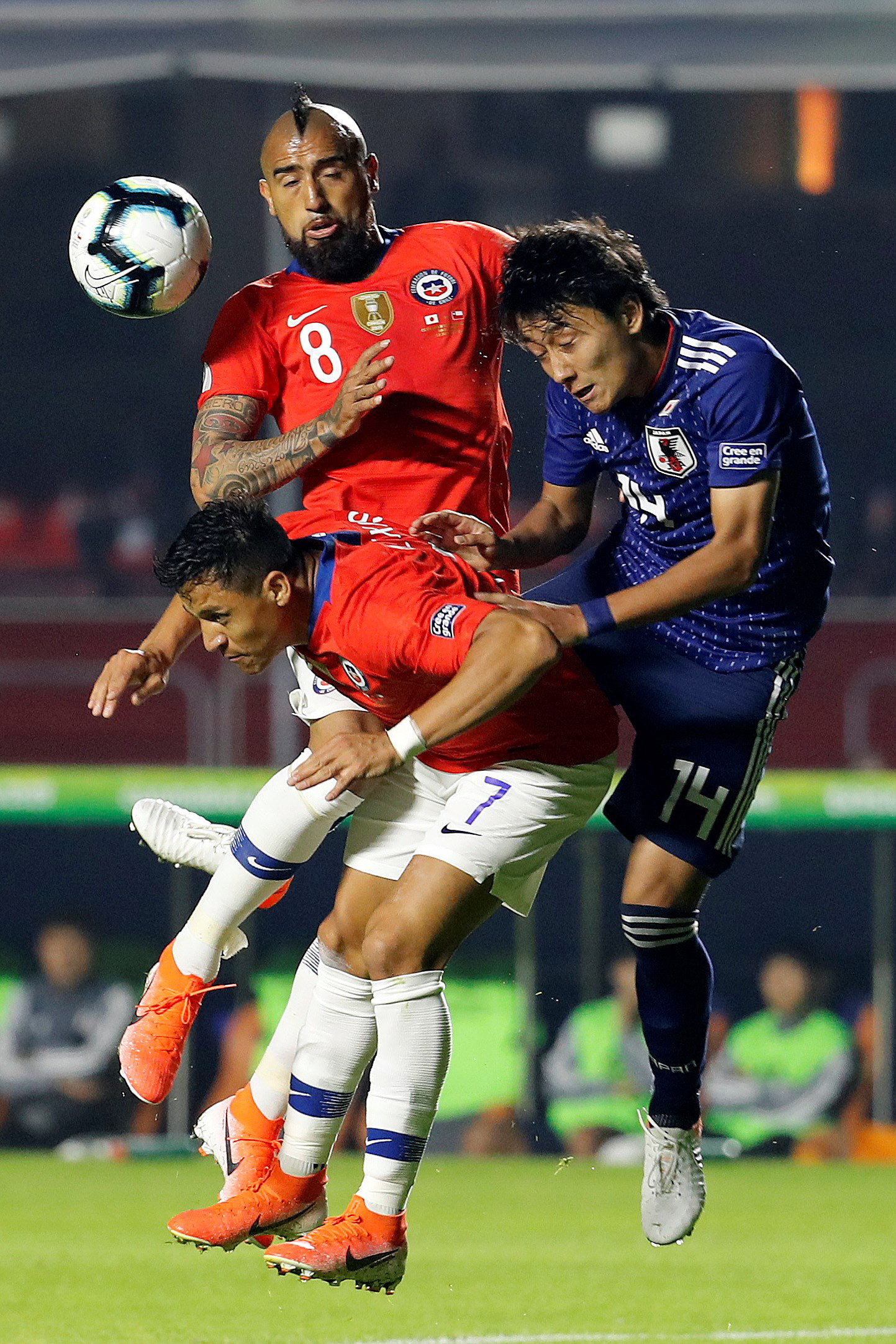 智利队在亚洲足球联赛中表现亮眼 智利队在亚洲足球联赛中表现亮眼