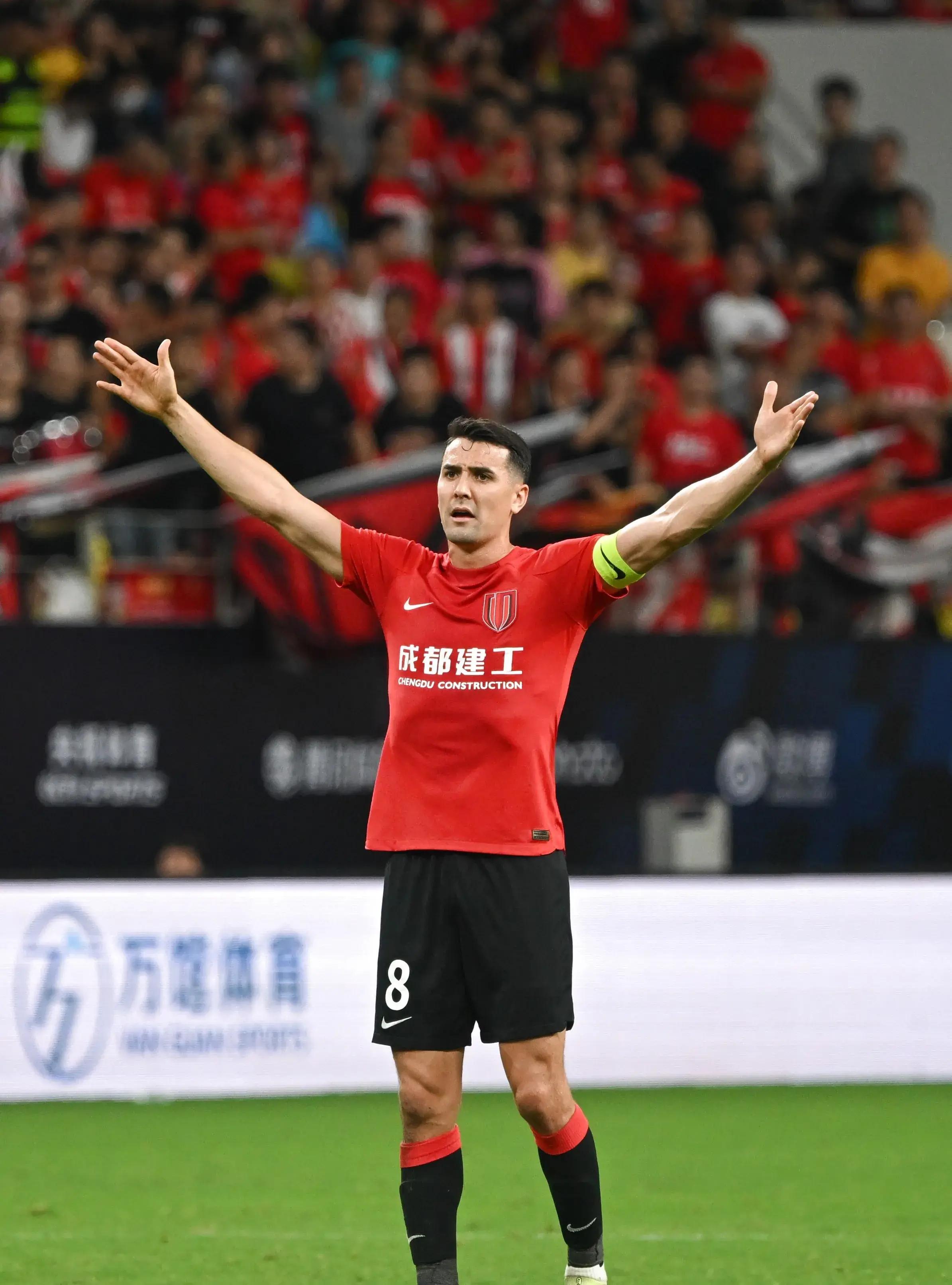 马赛队长领衔表现，带领球队摆脱低迷的简单介绍