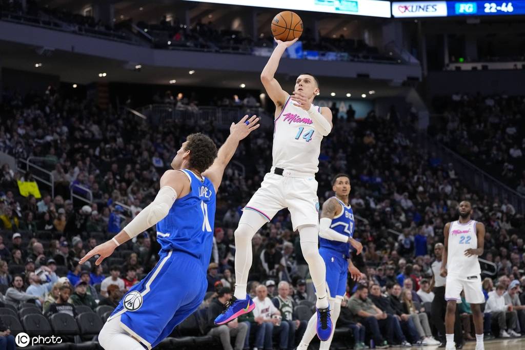 包含雄鹿全队高效攻防,取得四连胜的词条 包含雄鹿全队高效攻防,取得四连胜的词条