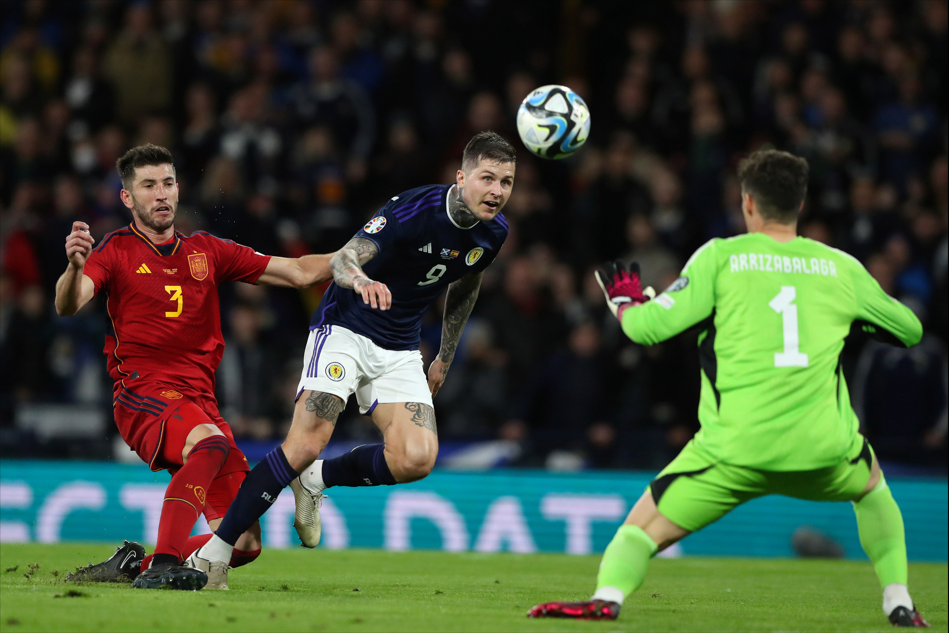 包含德国前锋突破防线，为球队取得入球的词条