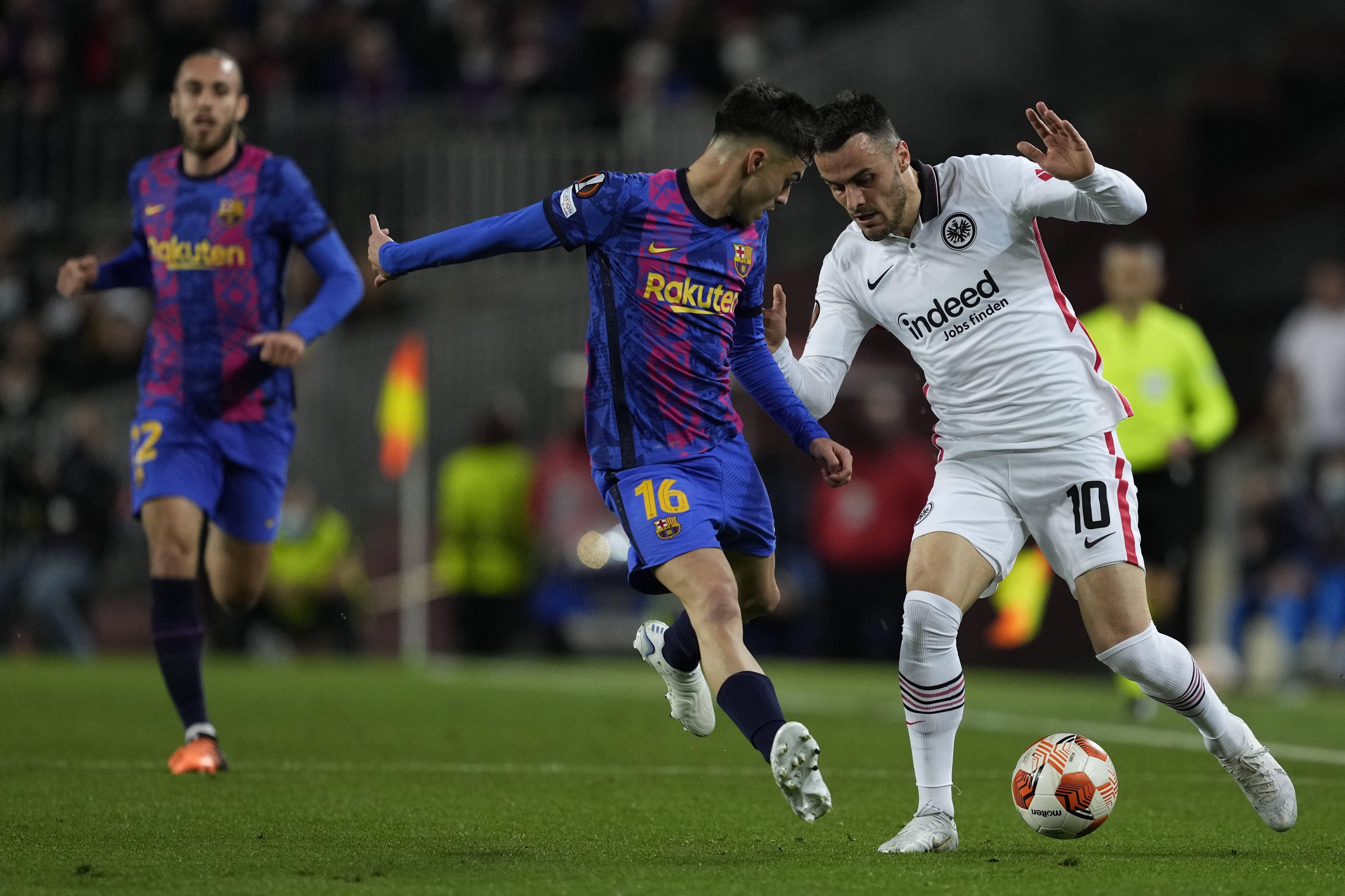 关于法兰克福客场取胜，联赛排名逐渐攀升的信息