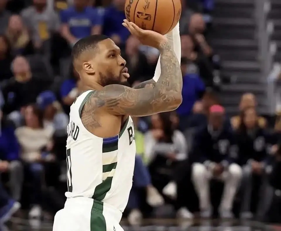 关于北京队鏖战尼克斯，利拉德点燃赛场的信息