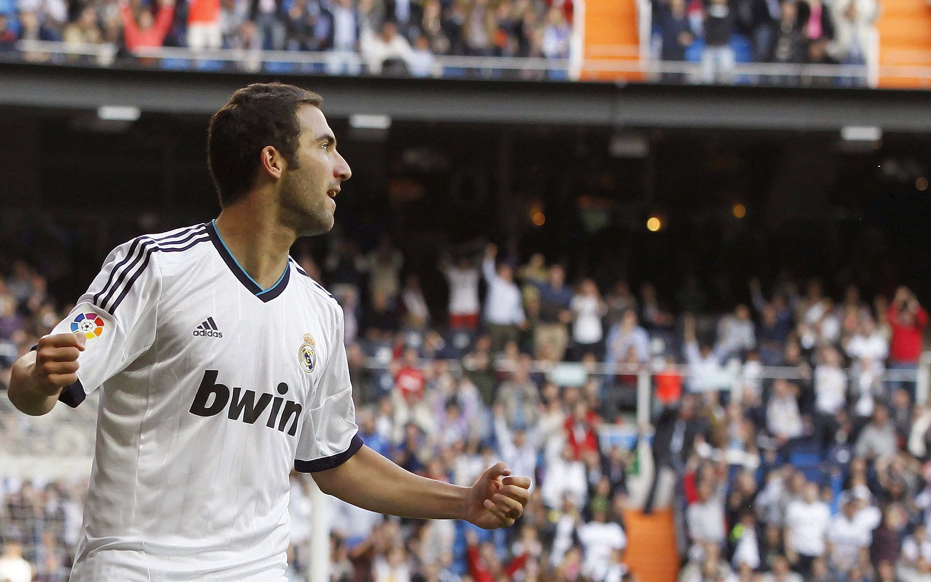 年度焦点之战之夜，贝林厄姆压力下完成爆发